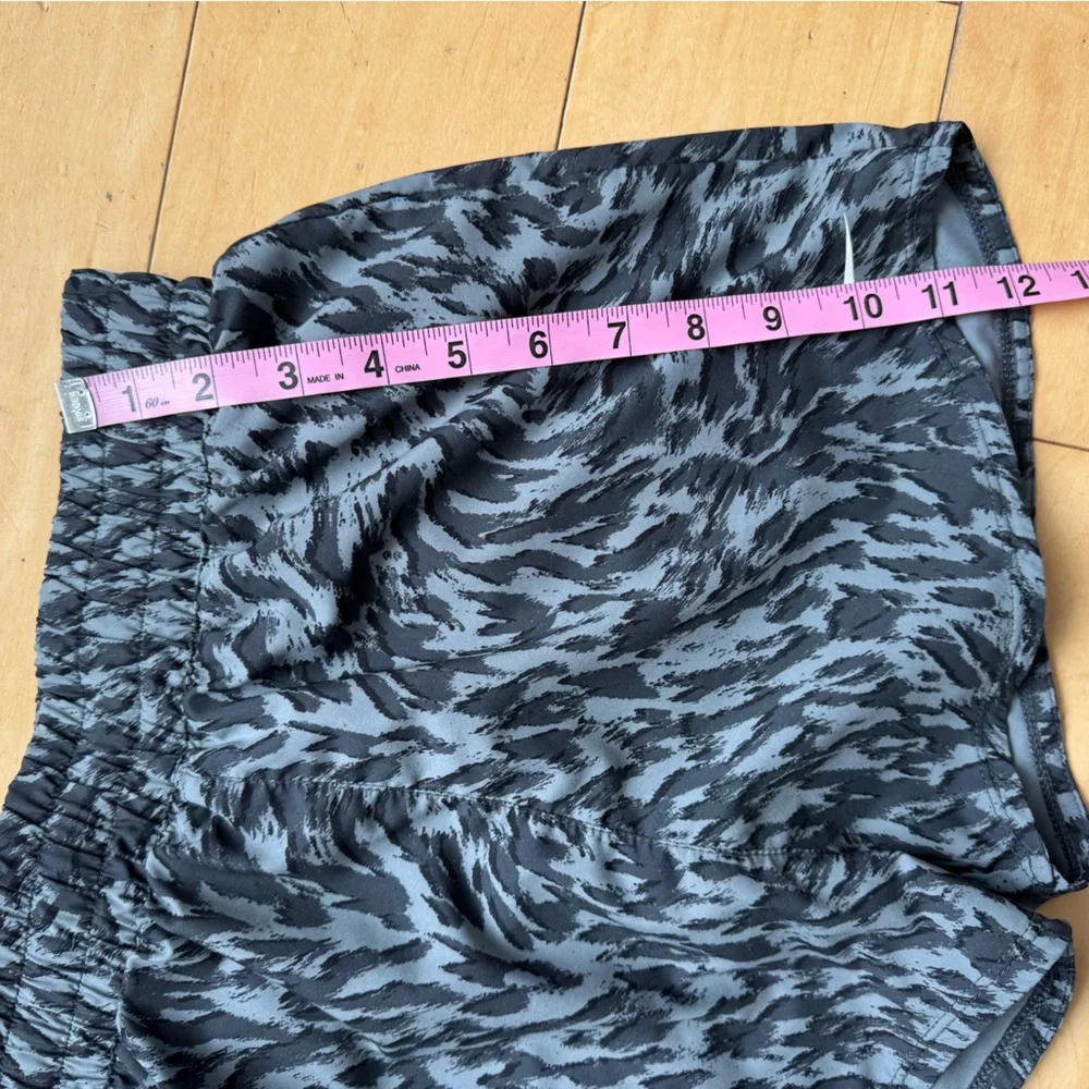 Nike Dri-Fit Animal Print Athletic Shorts,‎ size Large, workout, sports, lined